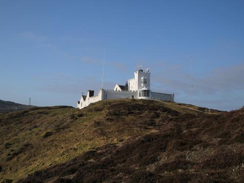 Llaneilian House | Pet-Friendly West Point Lynas Lighthouse Keeper's Cottage