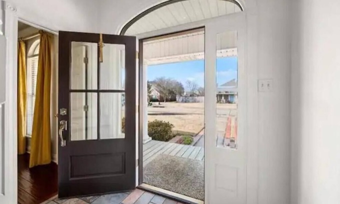 Alexandria House | Relaxing Retreat at WEST POINTE: Pet Friendly & Spa Oasis