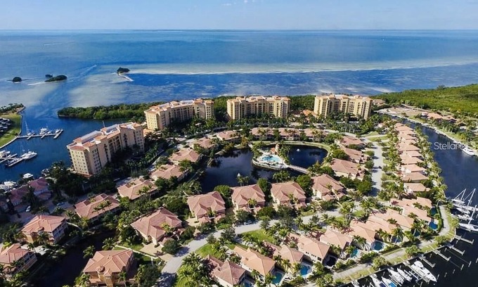 Burnt Store Marina Condo | Experience West's Endless Summer with Ocean View and Pool