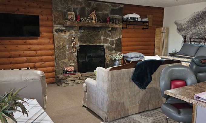 Theodosia Cabin | Idyllic West Side Angler's Studio by Bull Shoals Lake