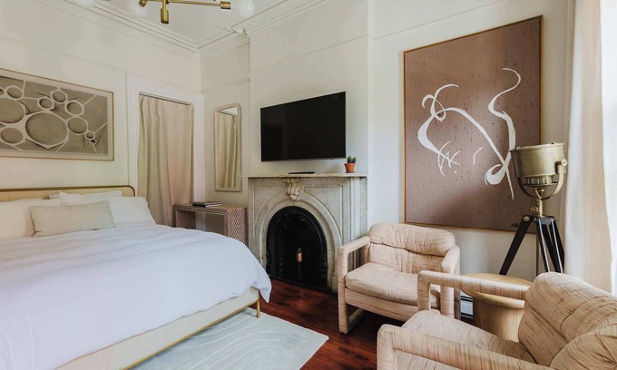 Greenwich Village Apartment | Discover The West Village Gem: Pet Friendly with Breakfast
