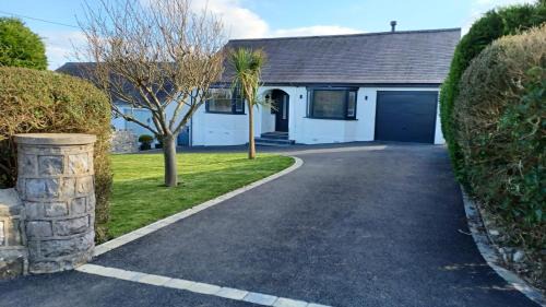 Tyn-y-Gongl House | Family-Friendly Westbourne by the Sea in Benllech, Anglesey