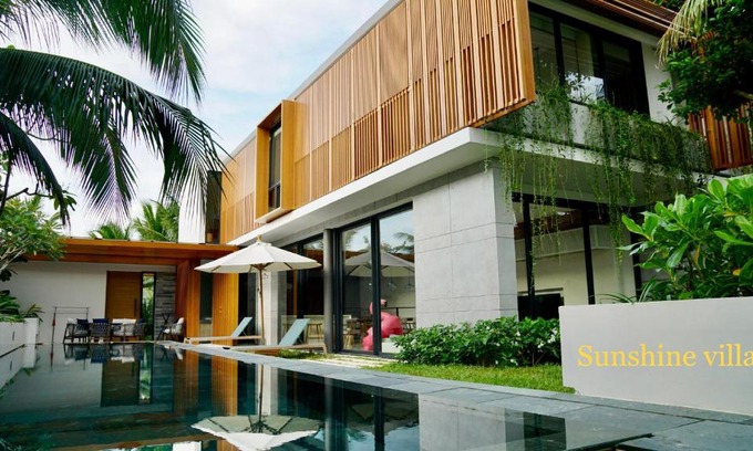Long Beach Villa | Relaxing Westcoast PQ Sunshine Villa with Private Pool