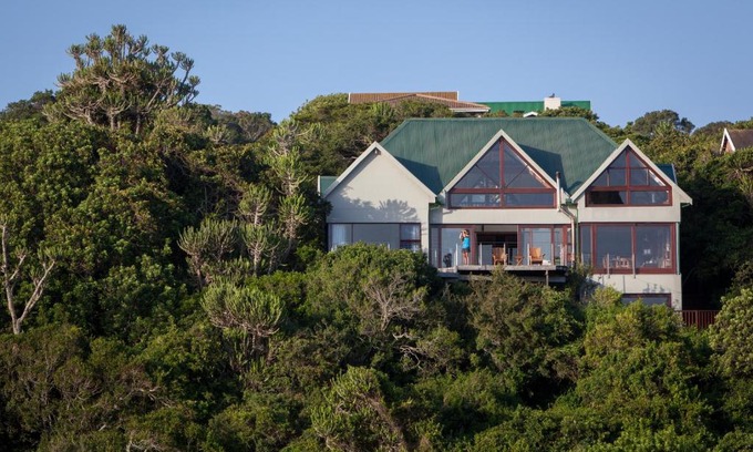 Seafield House | Discover Westend House: Pet-Friendly with Ocean Views