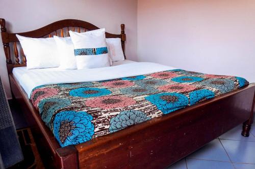 Fort Portal Hotel | Budget-Friendly Westend Motel with Dining and Family Perks