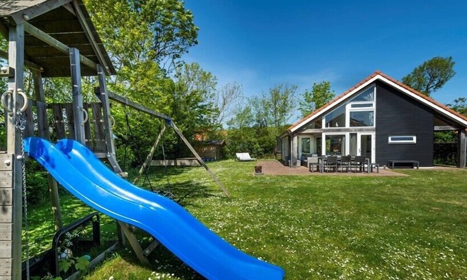 Westenschouwen Villa | Family-Friendly Westerduyn Villa with Garden & Ocean View