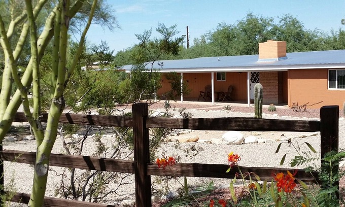 Casas Adobes House | Western Bunkhouse: Private Pool, Tennis & Ocean Views