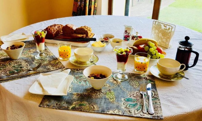 Newport Bed & Breakfast | Discover Western Greenway B&B - Rated 9/10 by Guests