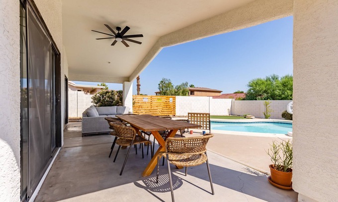 Fountain Hills Cottage | Western Hills-private Pool-putting Green-games & More!