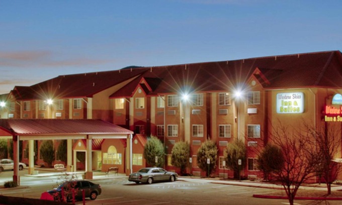 Los Lunas Hotel | Discover Comfort at Western Skies Inn And Suites
