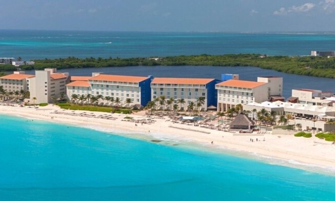 Zona Hotelera Resort | Westin Cancun Resort Villas & Spa Two Bedroom Villa, Lagoon Side