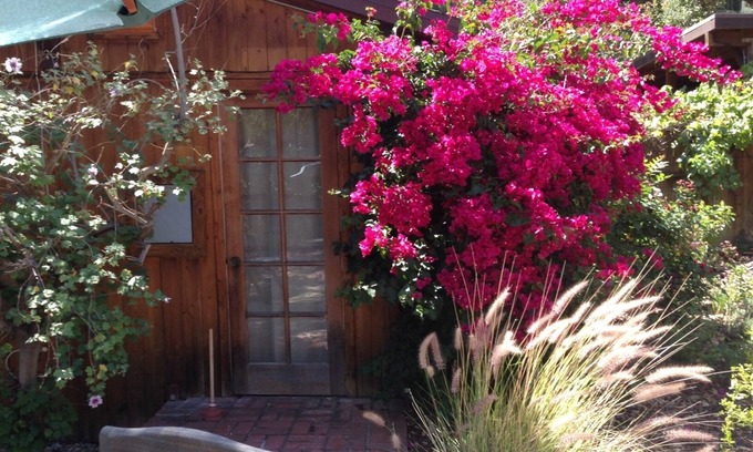 Thousand Oaks House | Westlake Village Cozy Country Guest Cottage with Pool & Ocean View