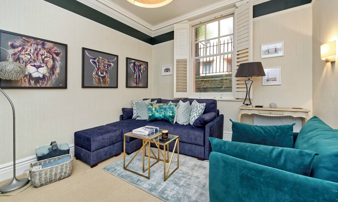 Westminster Apartment | Westminster Retreat by UnderTheDoormat