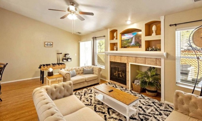 Ponderosa Trails House | Weston 1 bed - King Memory Foam