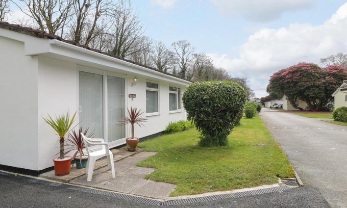 Liskeard House | Unforgettable Stays at Westview: Pet & Child Friendly!