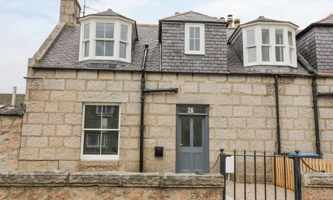 Ballater House | Pet-Friendly Westwood Hotel with Garden in Ballater