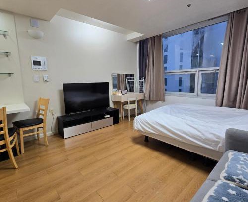 COEX Apartment | Welcoming Weve House: Accessible Comfort with Top Reviews