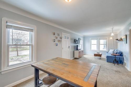 Cleveland House | Modern Cleveland Retreat with Home Gym & Office Space