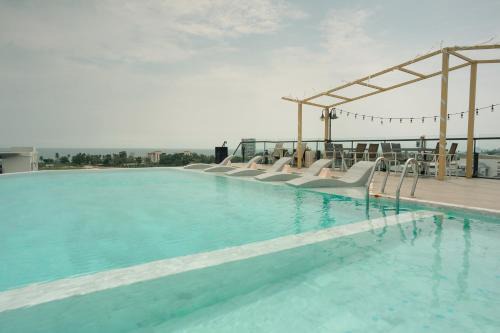 Hua Hin Hotel | Premium Whale Hua Hin - SHA Plus with Pool & Breakfast
