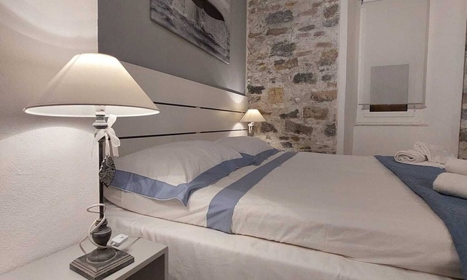 La Spezia Apartment | Whale Song Apartment: Cozy Stay with Private Parking