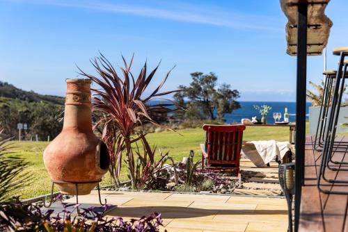 Fishermans Bay Apartment | Oceanfront Whale Studio Suite with Hot Tub & Great Reviews