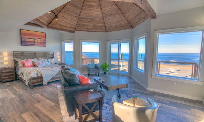 Depoe Bay Apartment | Experience Unmatched Whale Watching at Depoe Bay Studio