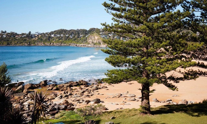 Whale Beach House | Experience Whaley Beachfront: Ocean View Family Retreat