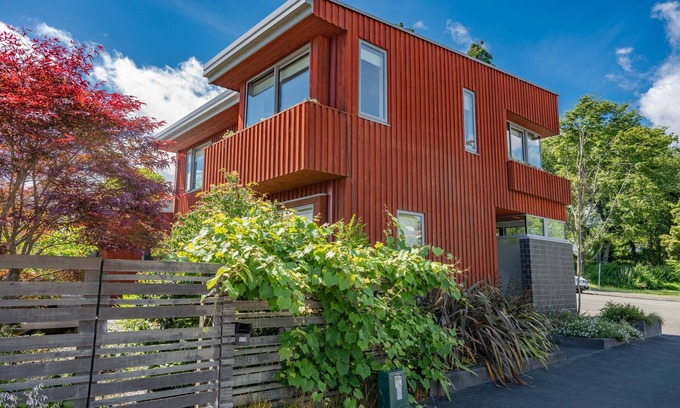 Nelson House | Oceanfront Wharekaretu Holiday Home with Pool & Child Friendly