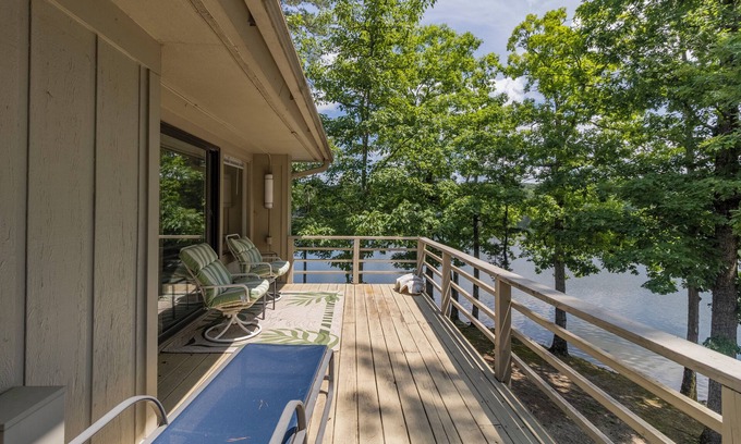 Hot Springs Village House | Relaxing Lakeside Retreat in Hot Springs Village - 9.8 Rated