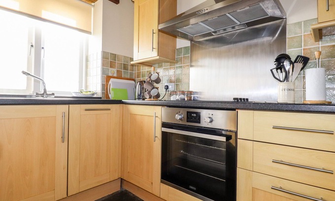 Newquay Cottage | Wheal Kitty: Family-Friendly Hotel with Breakfast Included