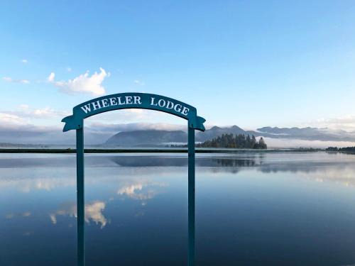 Wheeler Hotel | Oceanfront Bliss: Wheeler on the Bay Lodge & Marina