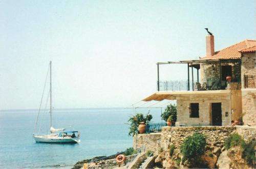 Lefktron House | Oceanfront Retreat: Wheelhouse Trachila Mani, 4-Star Stay