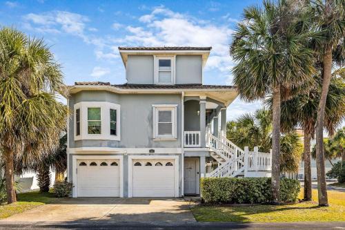Navarre Beach House | Unwind at When the Sun Goes Down: Pet-Friendly Retreat