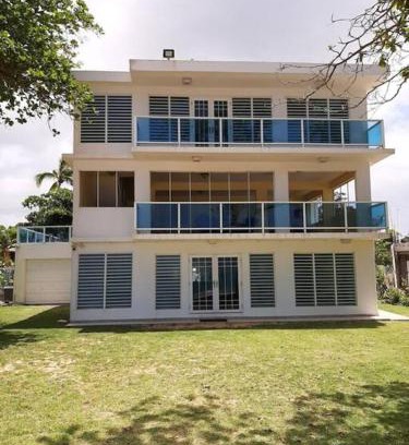 Playa Fortuna House | Beachfront Bliss: Enjoy Child-Friendly Fun and Hot Tub Relaxation