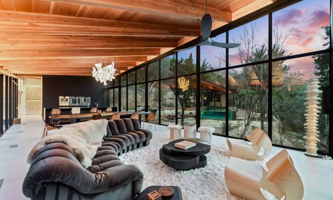 Austin House | Enjoy 4 Nights for the Price of 3 This July!