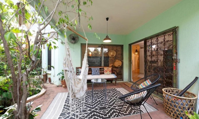 Larrakeyah Apartment | Enchanting Garden Retreat in a Tropical Paradise - 4 Stars
