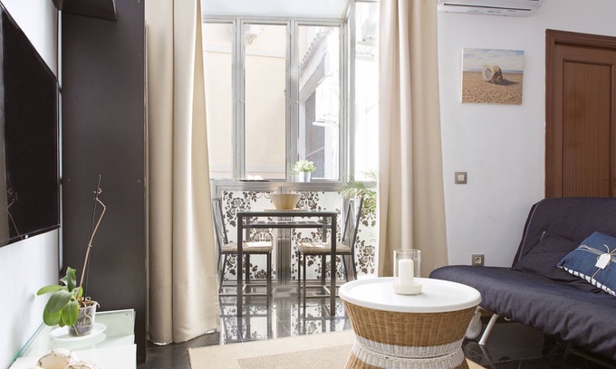 San Felipe Neri Apartment | Ideal Location! Cozy Apartment in the Heart of the City