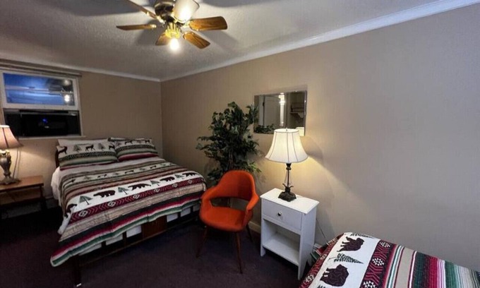Bonesteel Cabin | Family-Friendly Retreat at Whetstone Bay Lodge Room 4