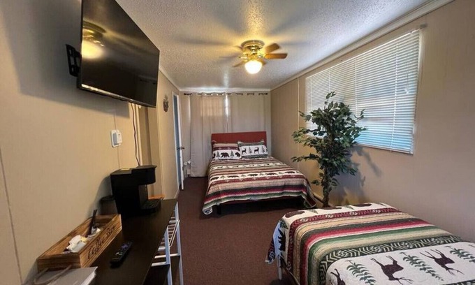 Bonesteel Hotel | Cozy Whetstone Bay Lodge Room 7 - Ideal for Families