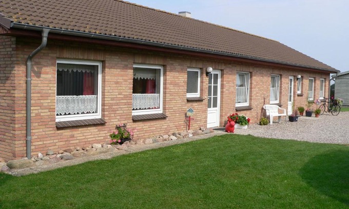 Hoxmark House | Relaxing Getaway at Whg 4 - Family-Friendly Retreat