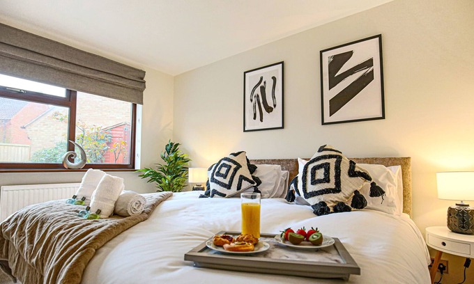 Great Linford House | Family-Friendly Hotel in Whichford, Milton Keynes