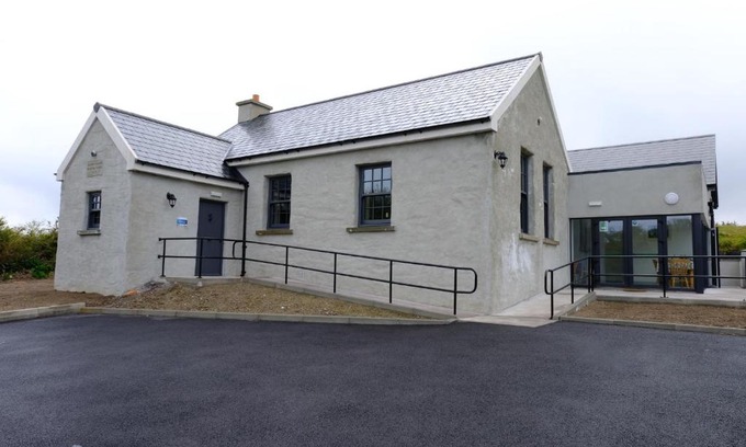 Ardnatrush Bed & Breakfast | Pet-Friendly Whiddy School House: Guest Rated 9.8/10
