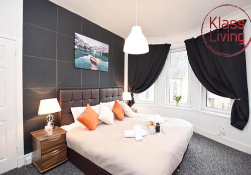Coatbridge Apartment | Prime Whifflet Apartment for Family-Friendly Getaways