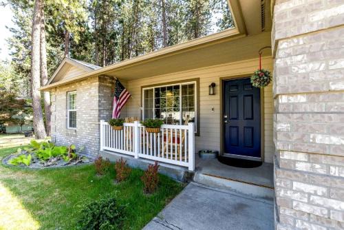 Coeur d'Alene House | Whimsical Family-Friendly Vacation Retreat with Lake Views and Cozy Charm in Coeur d’Alene Idaho