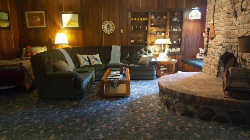 Cooperstown Bed & Breakfast | Guest Rated 10/10: Whisperin' Pines Chalet Awaits You