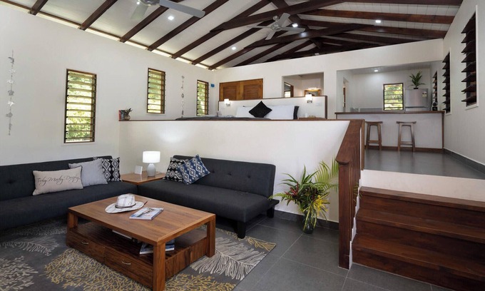 Siviri Villa | Exclusive Whispering Palms Deluxe Villa on the Beach