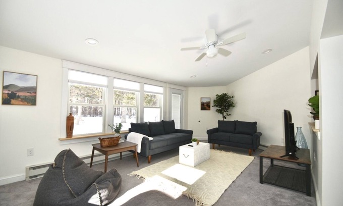 Topsham Apartment | Whispering Pine: 3BR with Ocean View in Brunswick Area