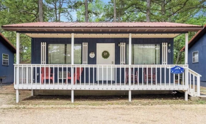 Branson Cabin | Whispering Pines: Family-Friendly Cabin with Pool & Hot Tub