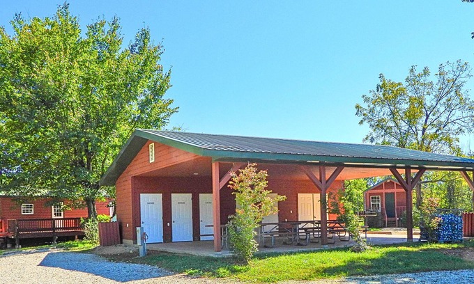 Leasburg Cabin | Premier Whispering Pines Cabin Rental by Meramec River
