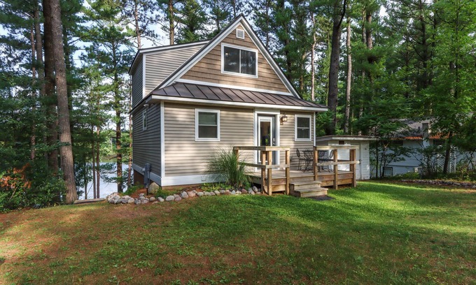 Waupaca Cabin | Top-Rated Whispering Pines on the Lake - Family & Pet Friendly